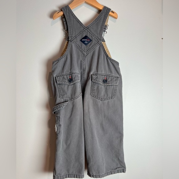 Genuine Kids by OshKosh Overalls Grey Embroidered Size 2T - Picture 4 of 6